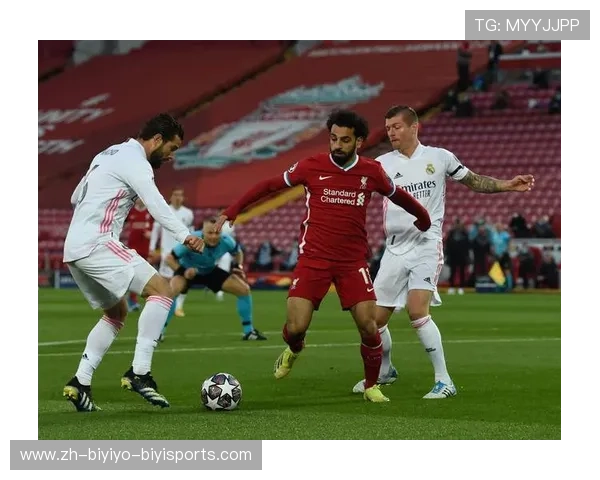 阿贾克斯欧冠战术解析：全攻全守理念的现代演绎与实践